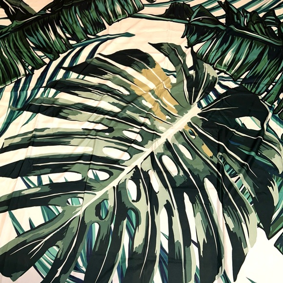 HUGE Green Tropical Leaf tapestry - Picture 2 of 2
